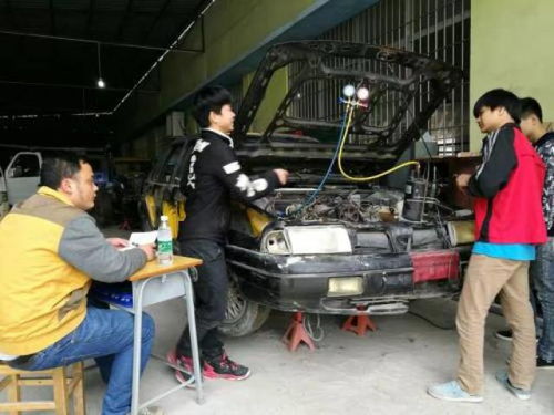 男生學(xué)汽車(chē)維修專(zhuān)業(yè)好還是計(jì)算機(jī)專(zhuān)業(yè)好