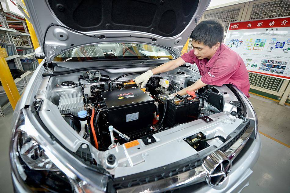 甘肅國防技工學(xué)校 新能源汽車檢測(cè)與維修