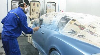 巴南區(qū)100余家汽車維修企業(yè)攜手將汽車噴漆工藝錯(cuò)峰生產(chǎn),助力打贏藍(lán)天保衛(wèi)戰(zhàn)